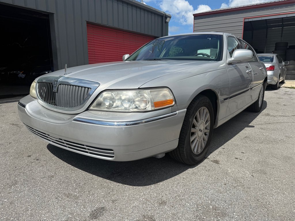 2004 Lincoln Town Car