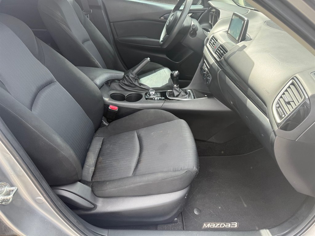 2016 Mazda MAZDA3 i Sport - Photo 10