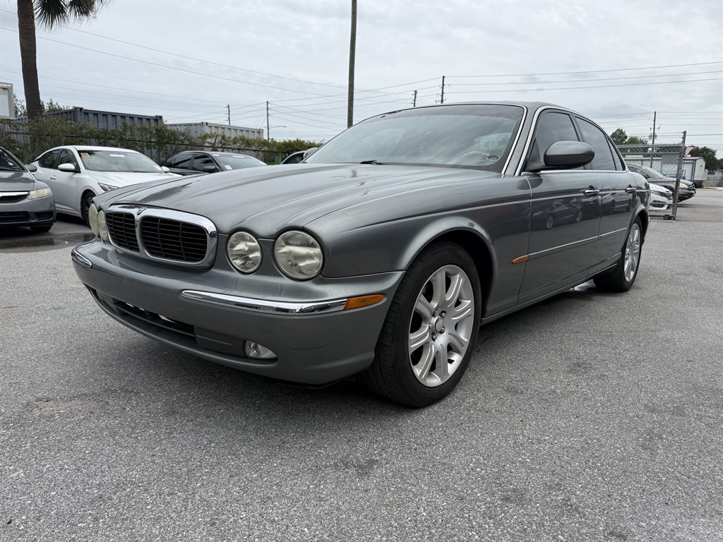 2004 Jaguar XJ's photo